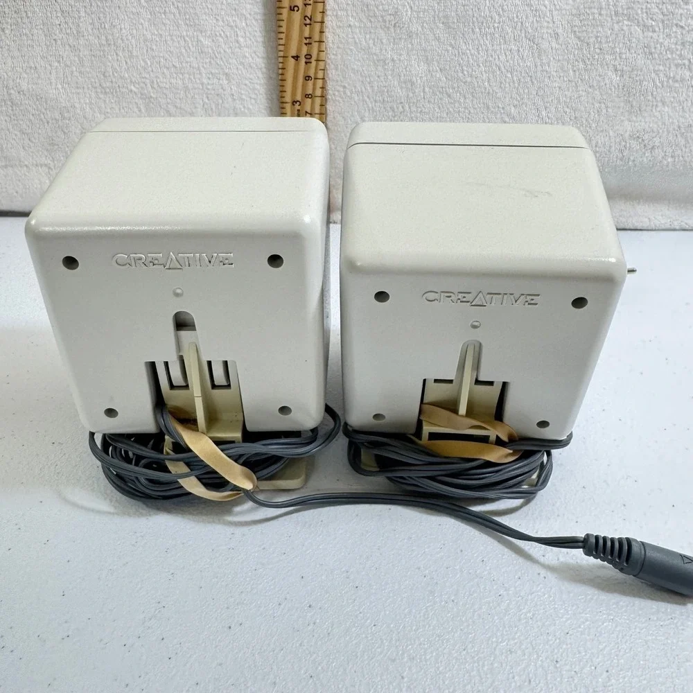 Cambridge Soundworks Desktop Computer Speakers Beige Cables OLDSTOCK‎ FLAW